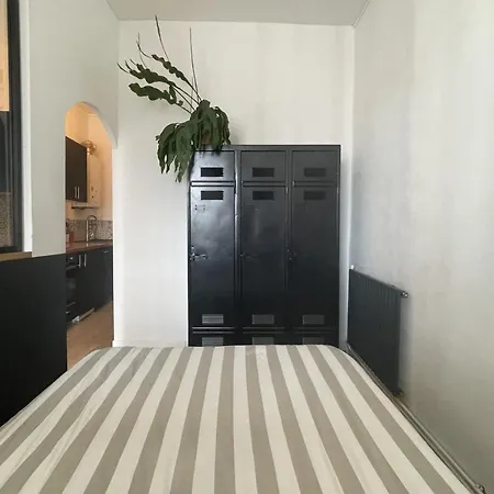 Bright 38m Well-equipped For A In Apartman Nantes